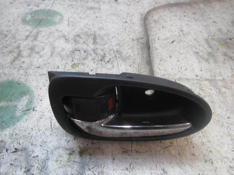 Recambio de maneta interior trasera izquierda para toyota yaris 1.3 16v cat referencia OEM IAM 692060D200B0  