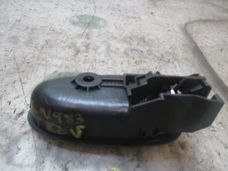 Recambio de maneta interior trasera izquierda para toyota yaris 1.3 16v cat referencia OEM IAM 692060D200B0  