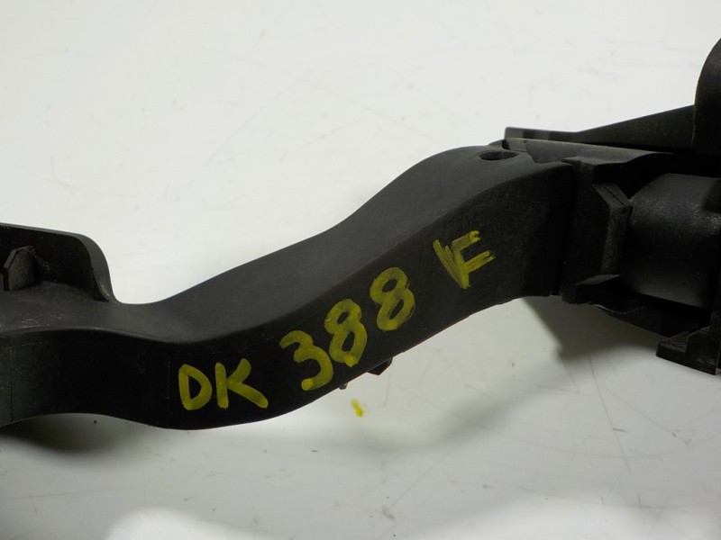 Recambio de potenciometro pedal para toyota yaris 1.0 cat referencia OEM IAM 781100D160 781100D160 