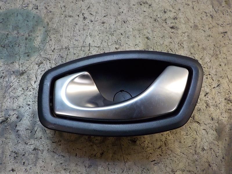 Recambio de maneta interior trasera izquierda para renault clio iv 0.9 referencia OEM IAM 826730001R  