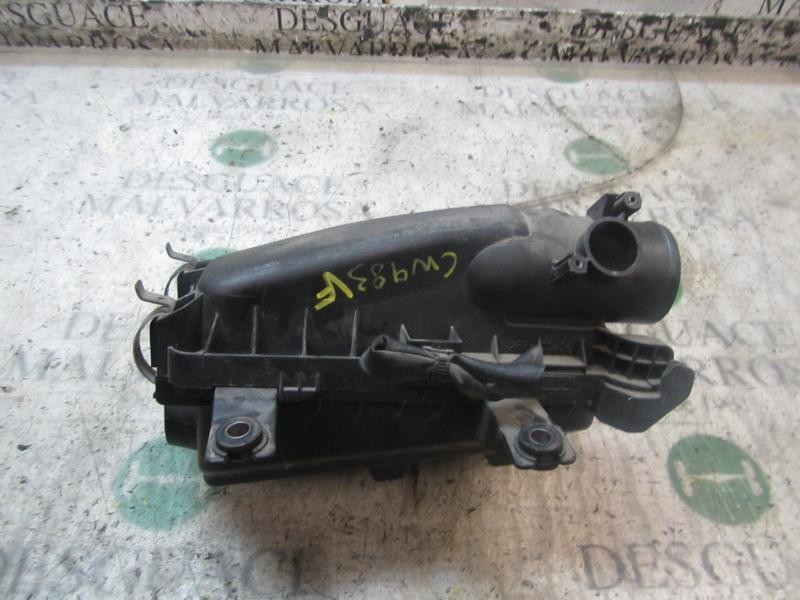 Recambio de filtro aire para toyota yaris 1.3 16v cat referencia OEM IAM 177050Y010  