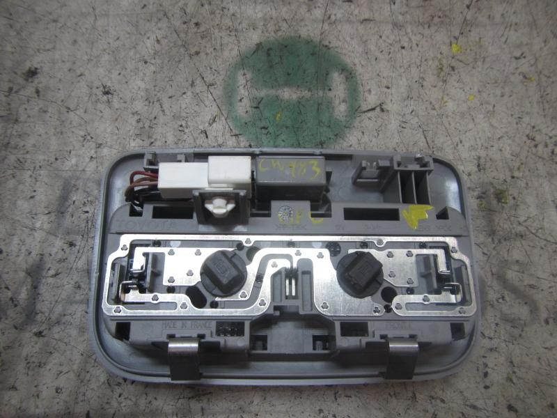 Recambio de piloto interior para toyota yaris 1.3 16v cat referencia OEM IAM 812600D050B0  