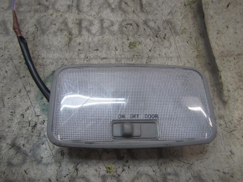 Recambio de piloto interior para toyota yaris 1.3 16v cat referencia OEM IAM 8124052040B0  