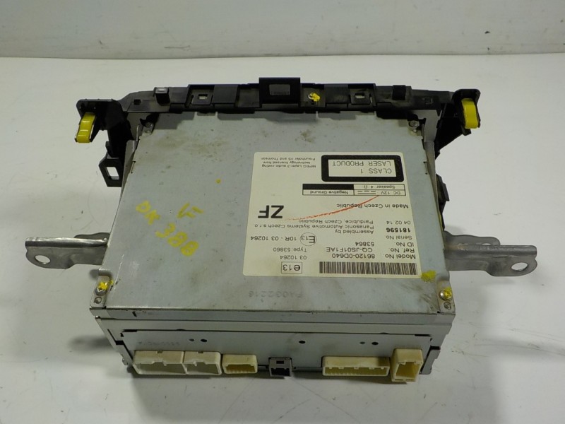 Recambio de sistema audio / radio cd para toyota yaris 1.0 cat referencia OEM IAM 861200D640 861200D640 