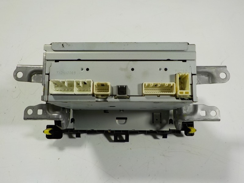 Recambio de sistema audio / radio cd para toyota yaris 1.0 cat referencia OEM IAM 861200D640 861200D640 