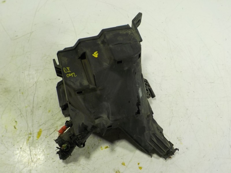 Recambio de caja reles / fusibles para ford fiesta (cb1) 1.4 tdci cat referencia OEM IAM  8V5114B144BA 