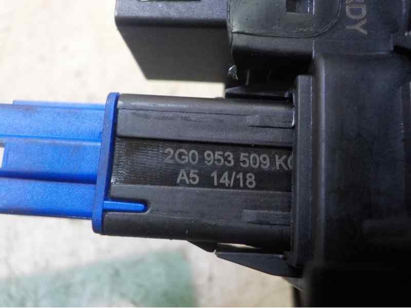 Recambio de warning para volkswagen polo sport referencia OEM IAM 2G0953509KQU 2G0953509K 