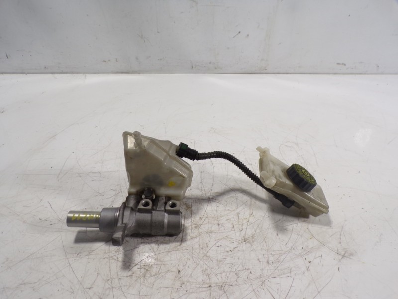 Recambio de bomba freno para peugeot 308 1.2 12v e-thp referencia OEM IAM   