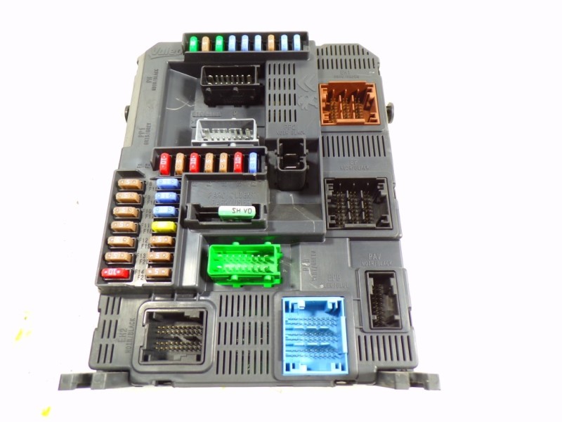 Recambio de caja reles / fusibles para peugeot 308 1.2 12v e-thp referencia OEM IAM  9807054180 