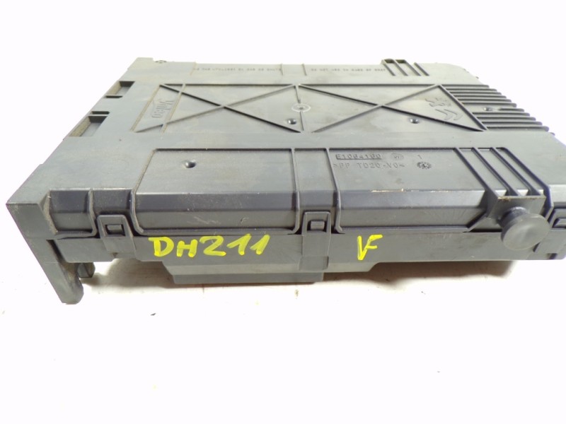 Recambio de caja reles / fusibles para peugeot 308 1.2 12v e-thp referencia OEM IAM  9807054180 