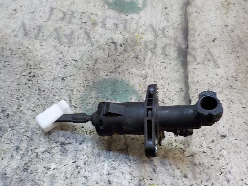 Recambio de bomba embrague para volkswagen polo (9n3) 1.4 tdi referencia OEM IAM   