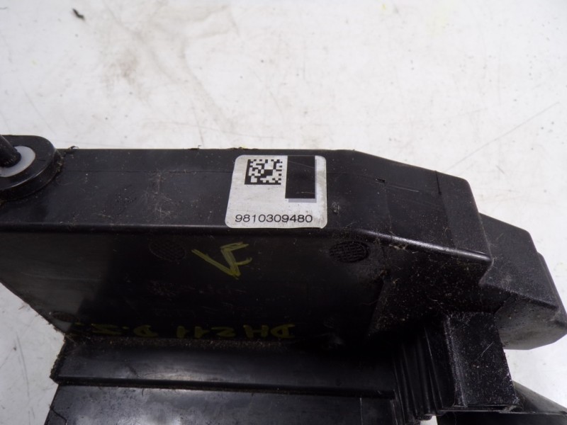 Recambio de cerradura puerta delantera izquierda para peugeot 308 1.2 12v e-thp referencia OEM IAM  9810309480 