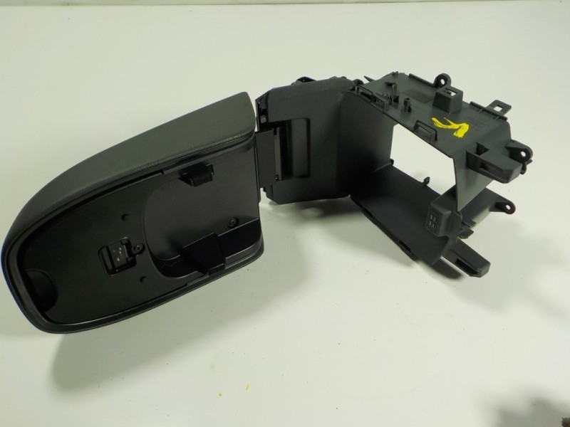 Recambio de apoyabrazos central para ford grand c-max 1.0 ecoboost cat referencia OEM IAM 1827422  