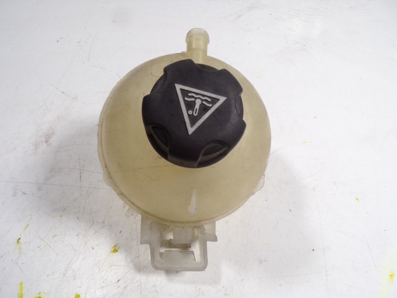 Recambio de deposito expansion para peugeot 308 1.2 12v e-thp referencia OEM IAM   