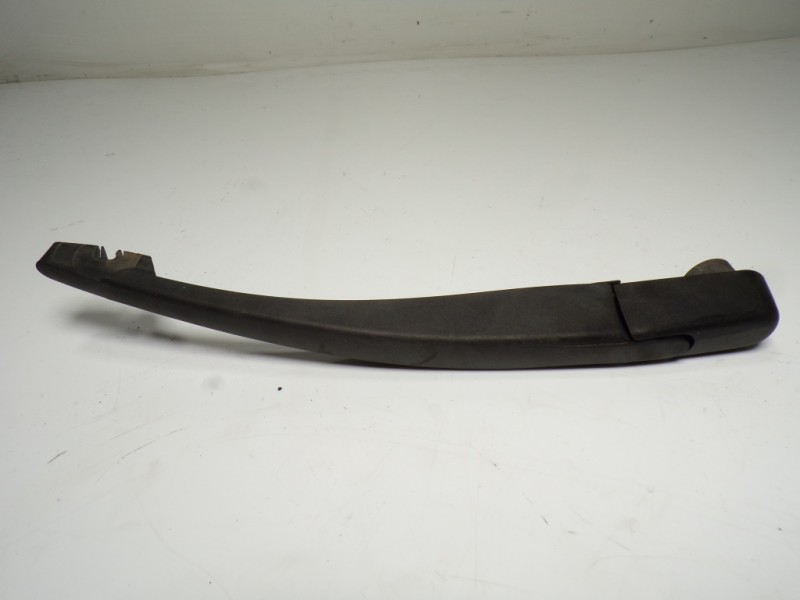 Recambio de brazo limpia trasero para peugeot 208 1.4 hdi fap referencia OEM IAM 1608396380  
