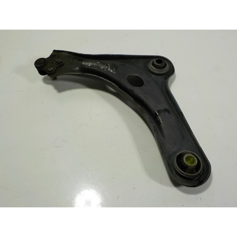 Recambio de brazo suspension inferior delantero derecho para peugeot 208 1.4 hdi fap referencia OEM IAM 9670771480  