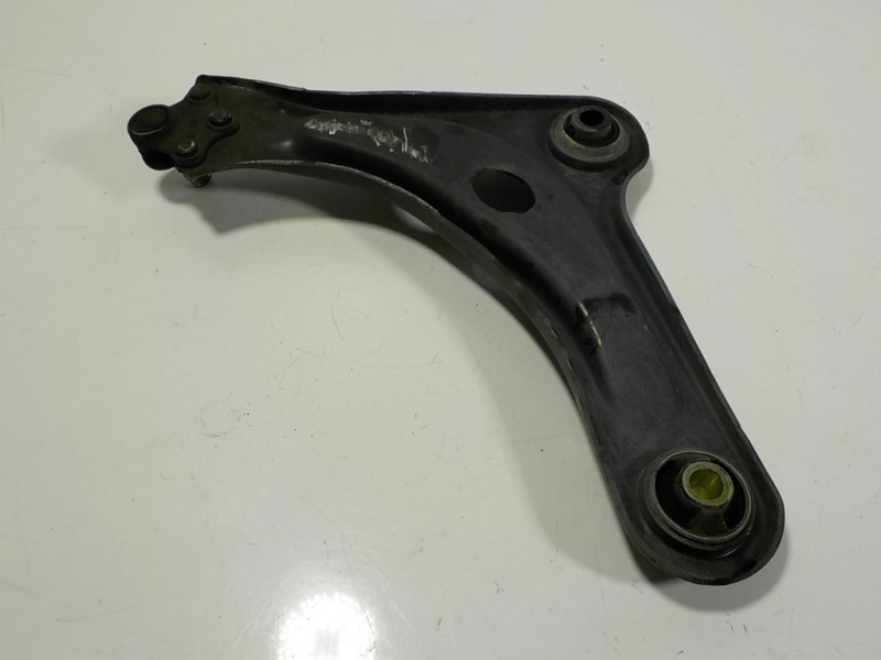 Recambio de brazo suspension inferior delantero derecho para peugeot 208 1.4 hdi fap referencia OEM IAM 9670771480  