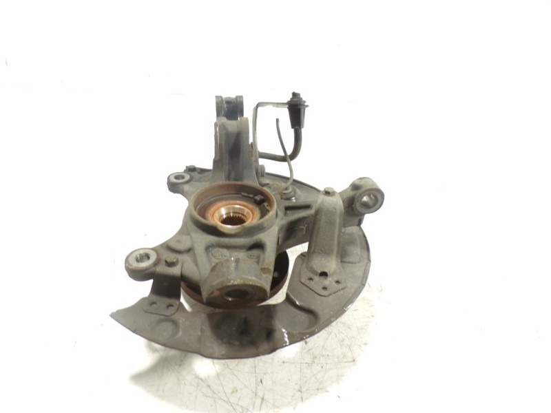 Recambio de mangueta delantera derecha para peugeot 308 1.2 12v e-thp referencia OEM IAM   