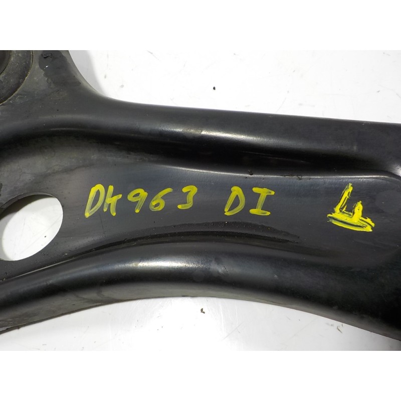 Recambio de brazo suspension inferior delantero izquierdo para peugeot 208 1.4 hdi fap referencia OEM IAM 9670772080  