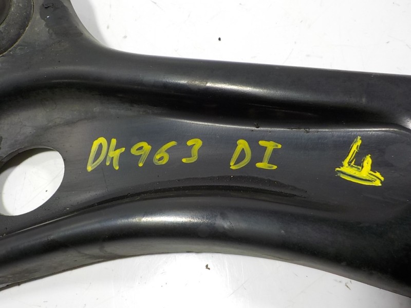 Recambio de brazo suspension inferior delantero izquierdo para peugeot 208 1.4 hdi fap referencia OEM IAM 9670772080  