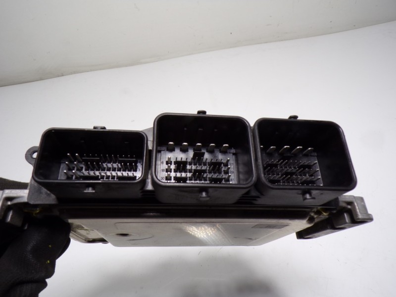 Recambio de centralita motor uce para peugeot 208 1.4 hdi fap referencia OEM IAM 1608085180 9807886180 