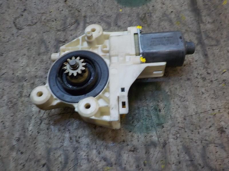 Recambio de motor elevalunas delantero izquierdo para ford focus lim. (cb4) trend referencia OEM IAM   