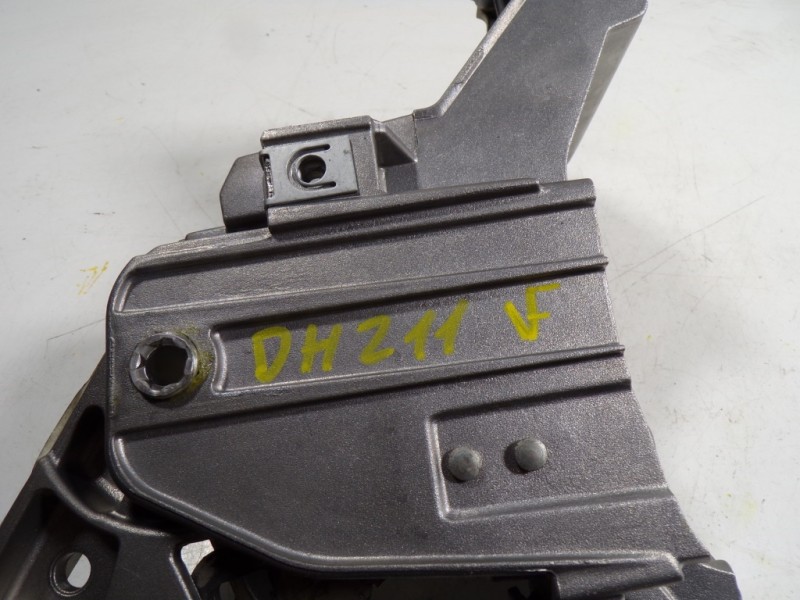 Recambio de palanca freno de mano para peugeot 308 1.2 12v e-thp referencia OEM IAM   