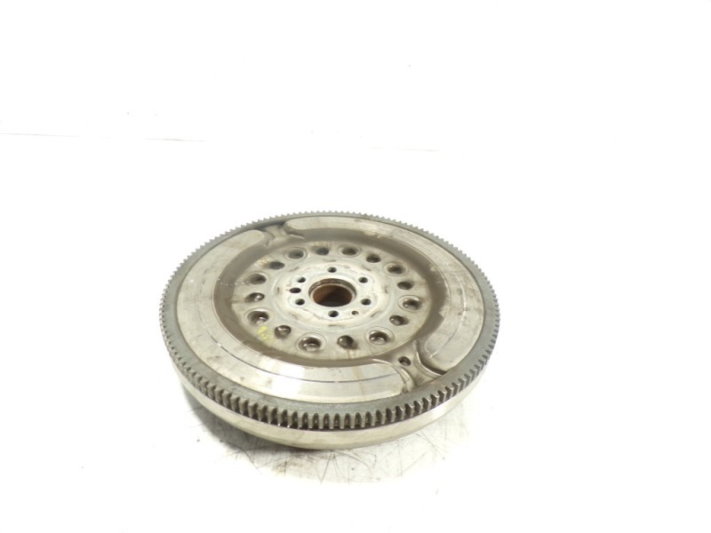Recambio de volante motor para peugeot 308 1.2 12v e-thp referencia OEM IAM   