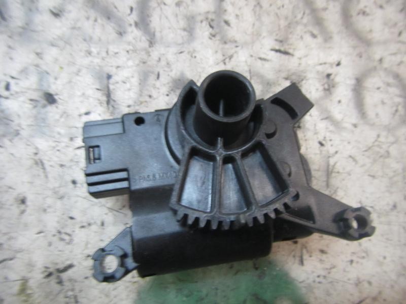 Recambio de motor electrico para opel corsa d ´´111 years´´ referencia OEM IAM   