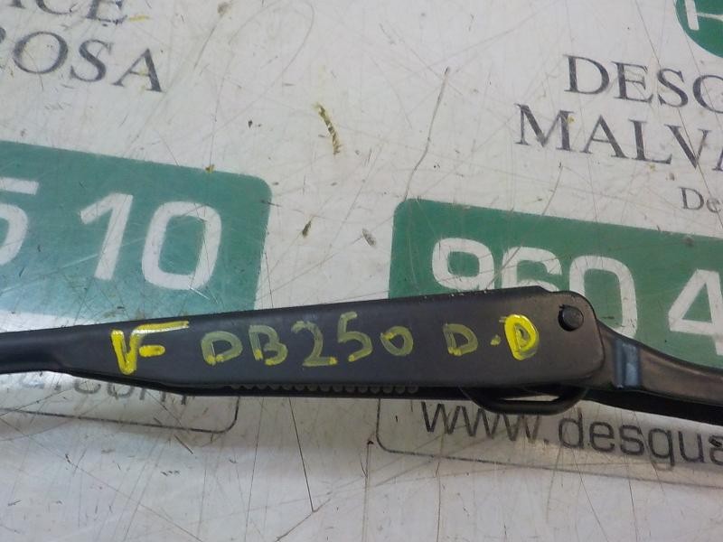 Recambio de brazo limpia delantero derecho para opel vivaro 1.9 cdti cat (f9q-760 / l08) referencia OEM IAM   