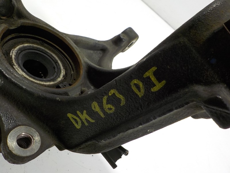 Recambio de mangueta delantera izquierda para peugeot 208 1.4 hdi fap referencia OEM IAM 1607557480  