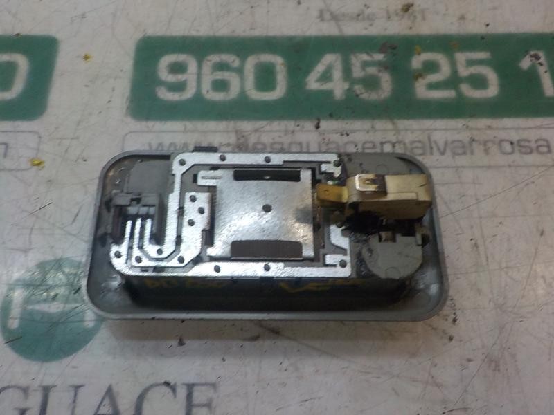 Recambio de piloto interior para opel vivaro 1.9 cdti cat (f9q-760 / l08) referencia OEM IAM   