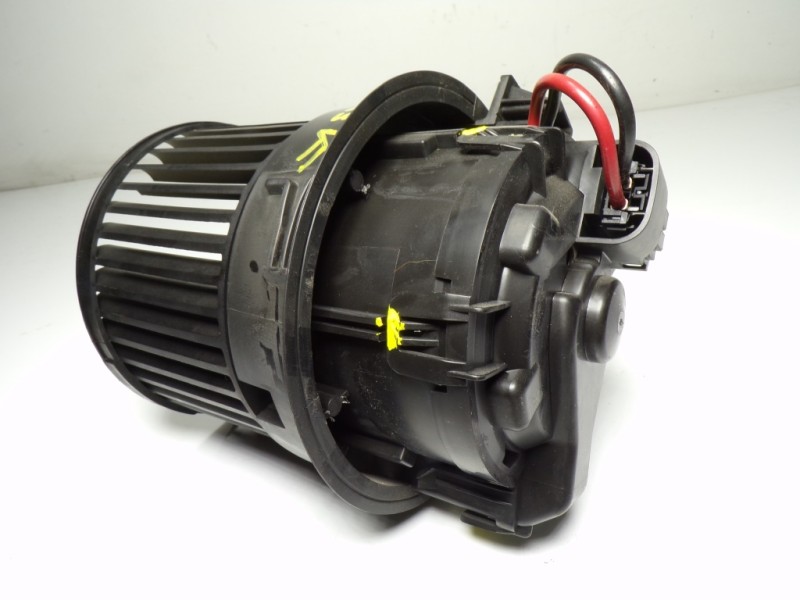 Recambio de motor calefaccion para peugeot 208 1.4 hdi fap referencia OEM IAM 1608182080 T1013140A 