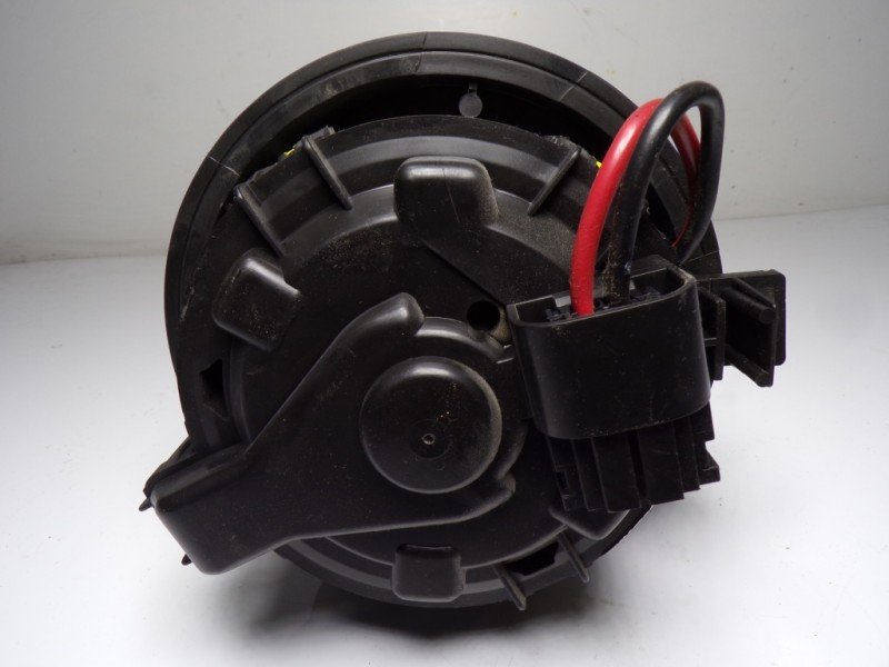 Recambio de motor calefaccion para peugeot 208 1.4 hdi fap referencia OEM IAM 1608182080 T1013140A 