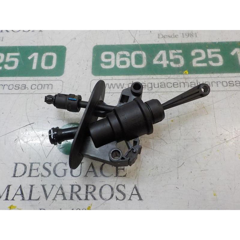 Recambio de bomba embrague para ford fiesta (cb1) 1.6 tdci cat referencia OEM IAM 1766725  