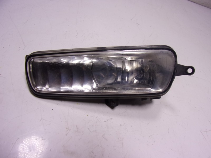 Recambio de faro antiniebla izquierdo para ford mondeo turn. 2.0 tdci cat referencia OEM IAM 1874688  