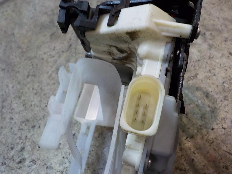 Recambio de cerradura puerta trasera izquierda para volkswagen passat variant (3c5) 2.0 tdi referencia OEM IAM 3C4839015A  