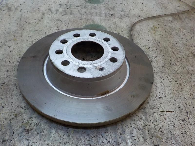 Recambio de disco freno trasero para volkswagen passat variant (3c5) 2.0 tdi referencia OEM IAM 5Q0615601G  