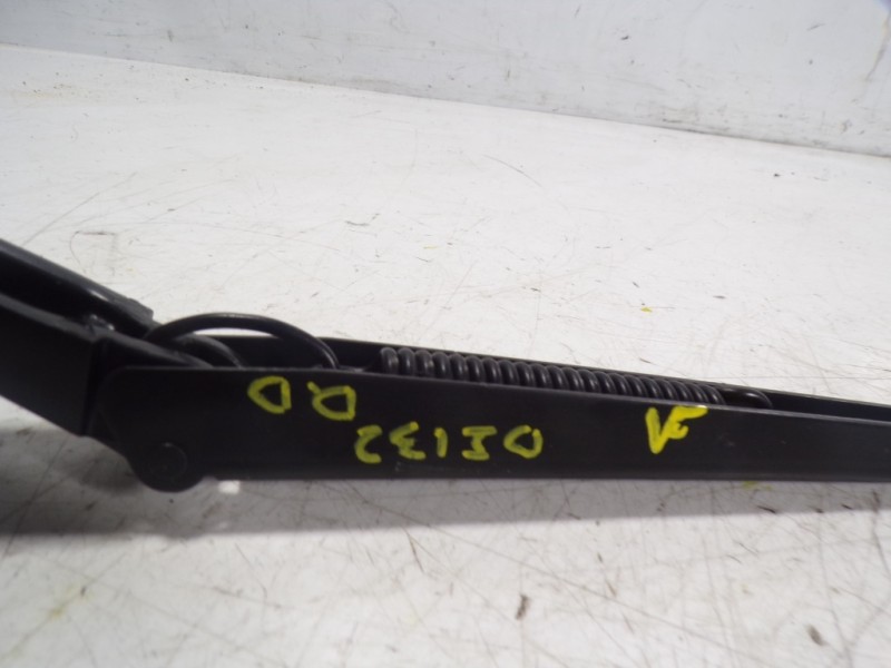 Recambio de brazo limpia delantero derecho para seat arona 1.0 tsi referencia OEM IAM 6F1955410A  