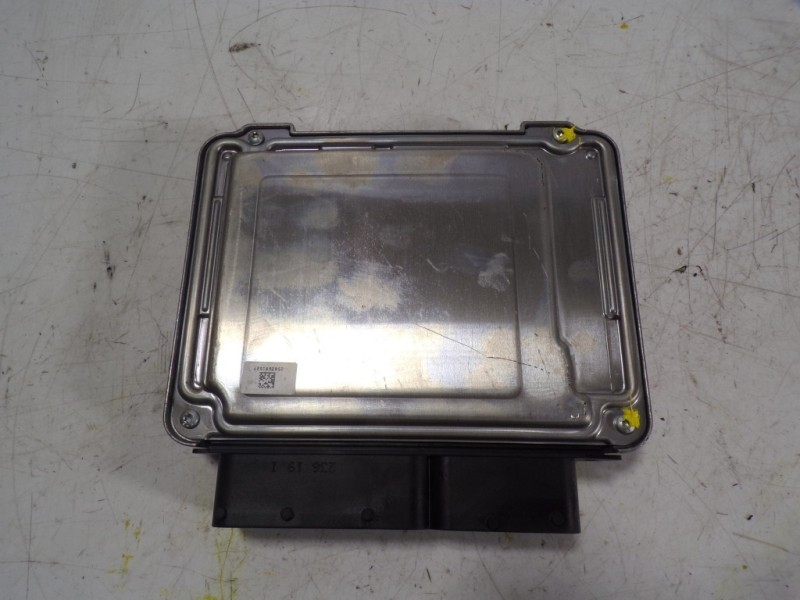 Recambio de centralita motor uce para seat arona 1.0 tsi referencia OEM IAM 04C906025J6F0 04C907309BB 0261S17849