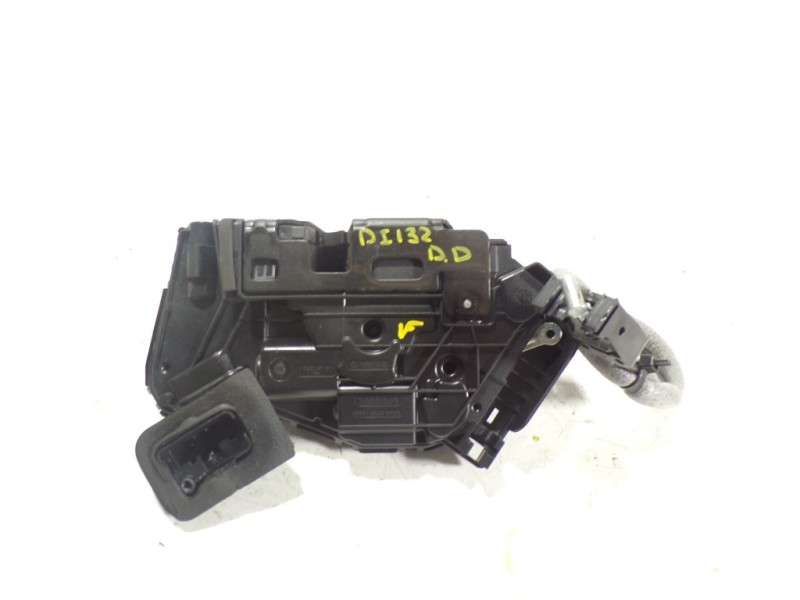 Recambio de cerradura puerta delantera derecha para seat arona 1.0 tsi referencia OEM IAM 5TB837016A 5TB837016A 