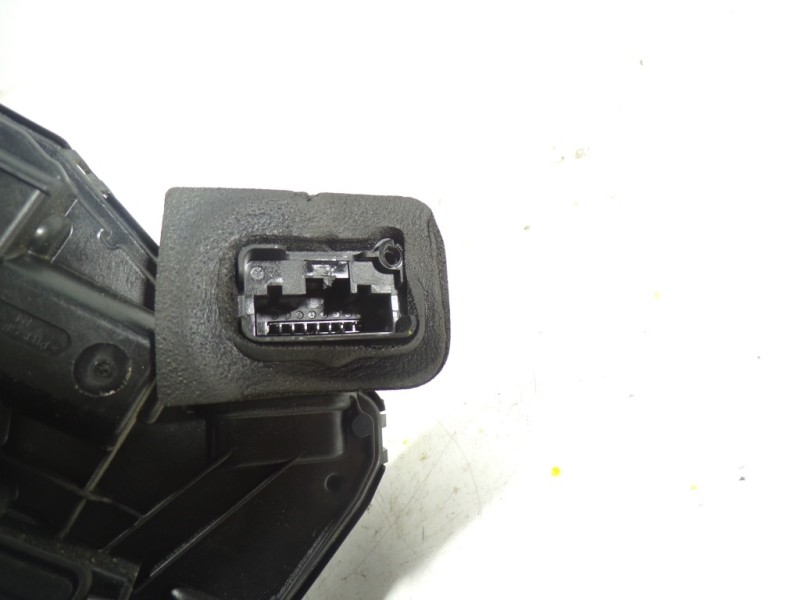 Recambio de cerradura puerta delantera derecha para seat arona 1.0 tsi referencia OEM IAM 5TB837016A 5TB837016A 