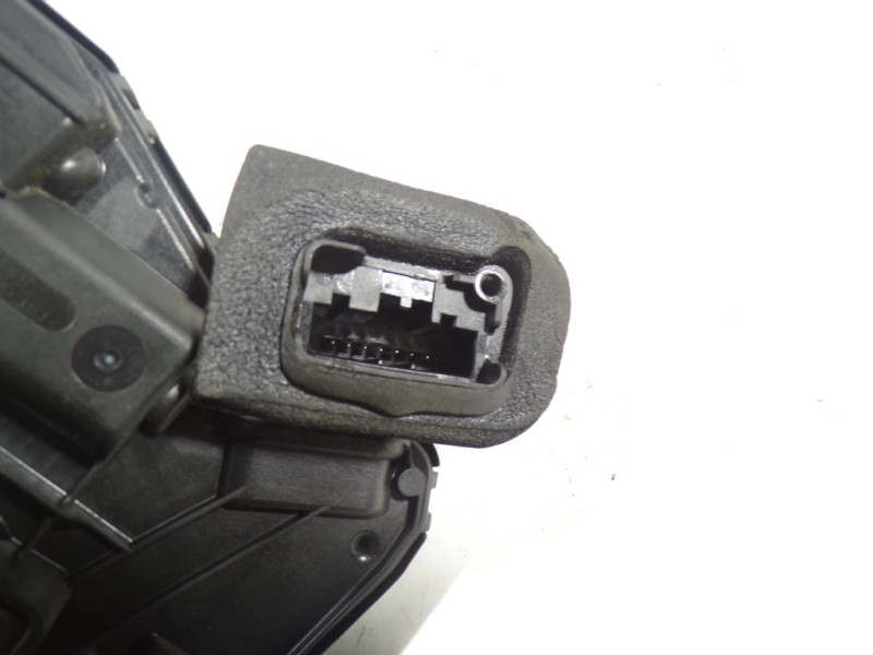 Recambio de cerradura puerta trasera derecha para seat arona 1.0 tsi referencia OEM IAM 5TA839016E 5TA839016E 