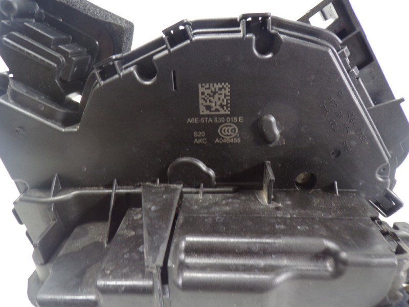 Recambio de cerradura puerta trasera derecha para seat arona 1.0 tsi referencia OEM IAM 5TA839016E 5TA839016E 