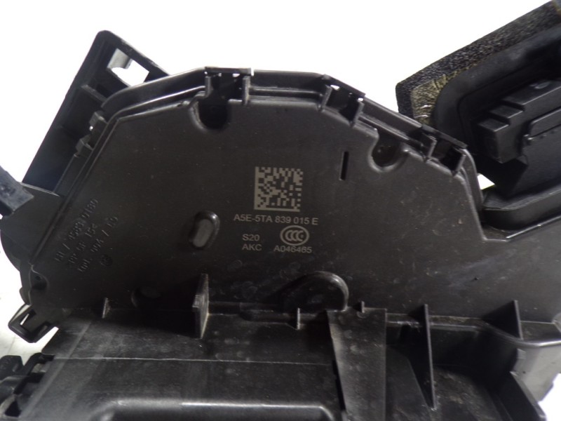Recambio de cerradura puerta trasera izquierda para seat arona 1.0 tsi referencia OEM IAM 5TA839015E 5TA839015E 