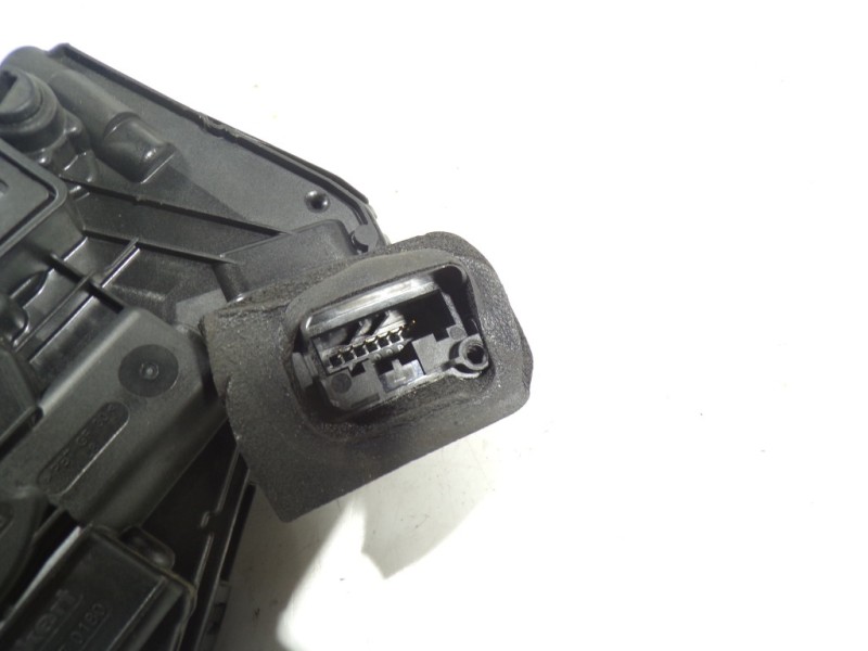 Recambio de cerradura puerta trasera izquierda para seat arona 1.0 tsi referencia OEM IAM 5TA839015E 5TA839015E 