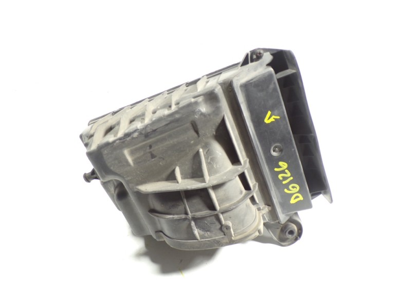 Recambio de filtro aire para renault megane iii coupe 1.9 dci diesel referencia OEM IAM 8200947663  