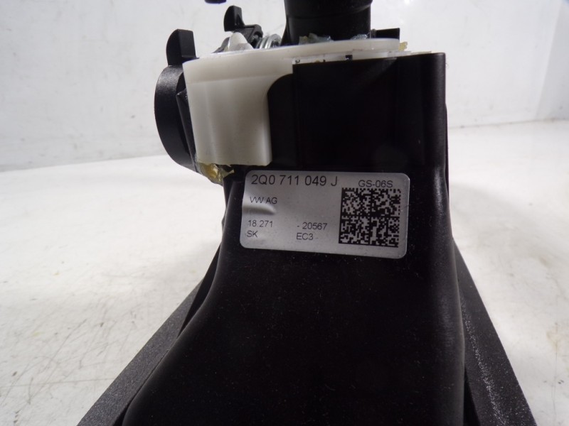 Recambio de palanca cambio para seat arona 1.0 tsi referencia OEM IAM 2Q0711049J 2Q0711049J 