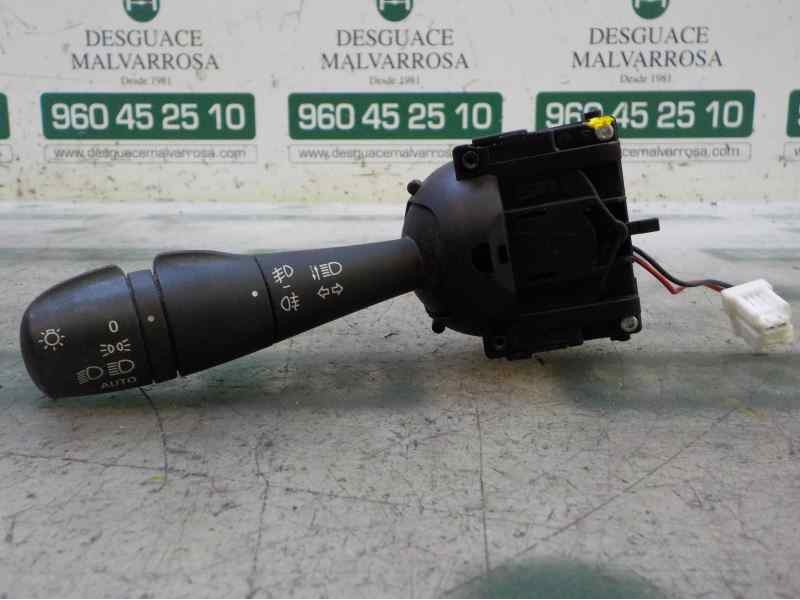 Recambio de mando luces para renault captur 1.2 tce referencia OEM IAM 8201167992 255675887R 