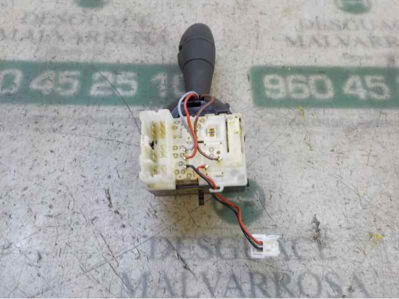 Recambio de mando luces para renault captur 1.2 tce referencia OEM IAM 8201167992 255675887R 